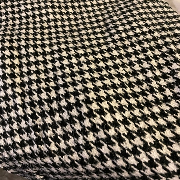 NWOT CHAPS SCARF - Picture 6 of 7